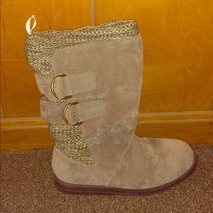 Woman’s 8 leather/sweater boots